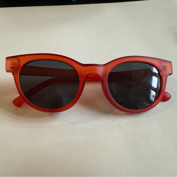 Retro Red Cat Eye Sunglasses - Picture 2 of 3